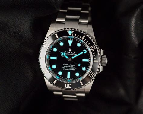 rolex blue lume dial green loom hands|rolex chromalight vs luminous.